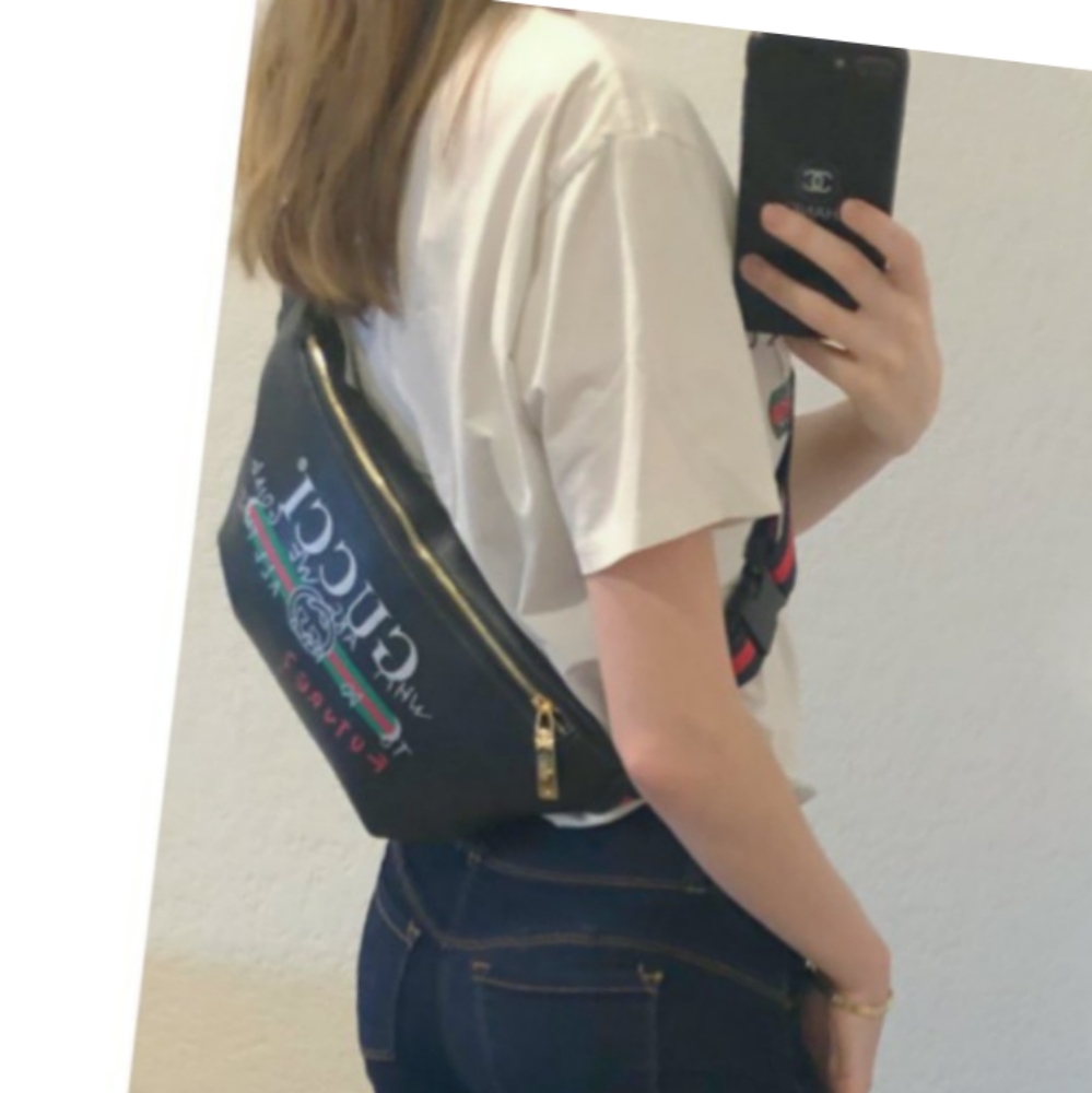 AVAILABLE: Rare GUCCI Crossbody Bag